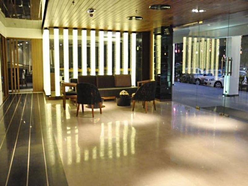 Hotel Gk International Chandīgarh Buitenkant foto