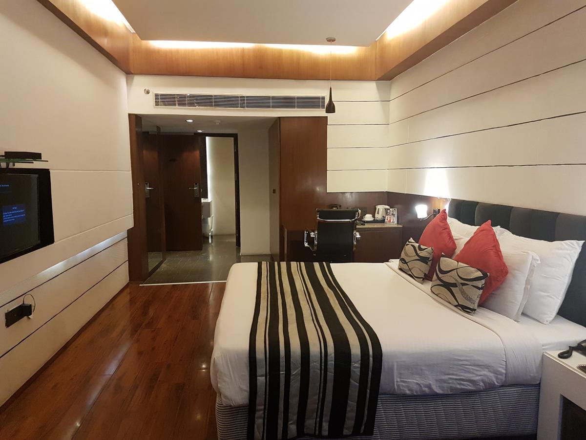 Hotel Gk International Chandīgarh Buitenkant foto