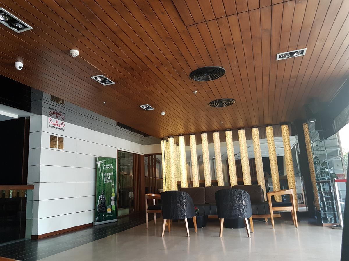 Hotel Gk International Chandīgarh Buitenkant foto