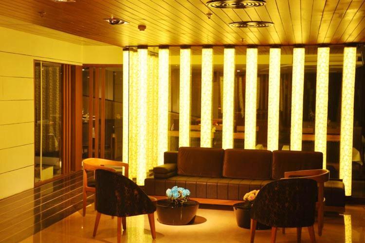 Hotel Gk International Chandīgarh Buitenkant foto